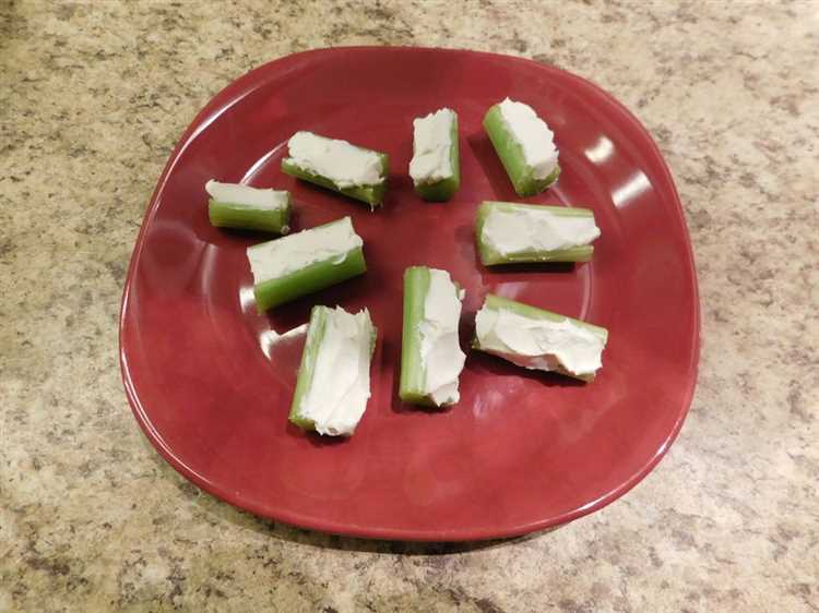Быстрая закуска из сельдерея