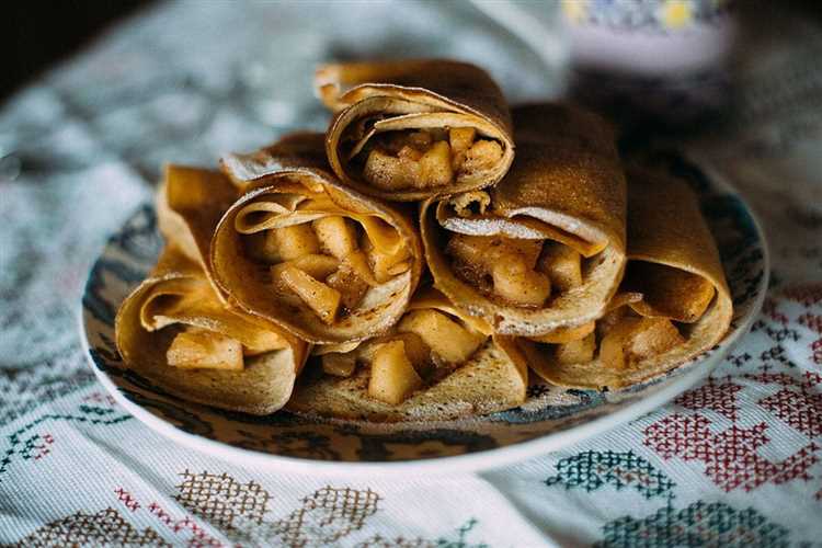 Блины с яблоками и корицей 2