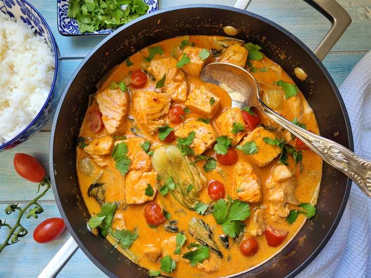 Карри с красной рыбой и кокосовым молоком