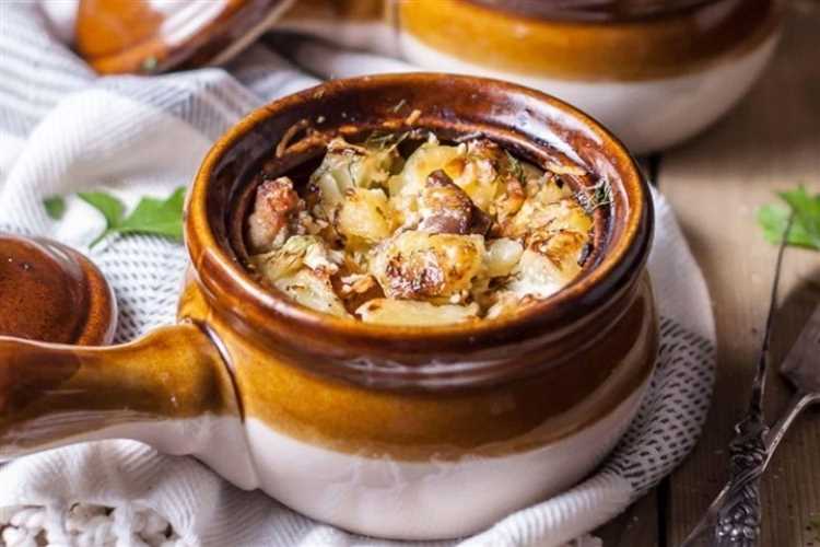 Картошка с грибами в горшочках