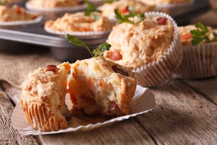 Кексы с курицей сыром и оливками