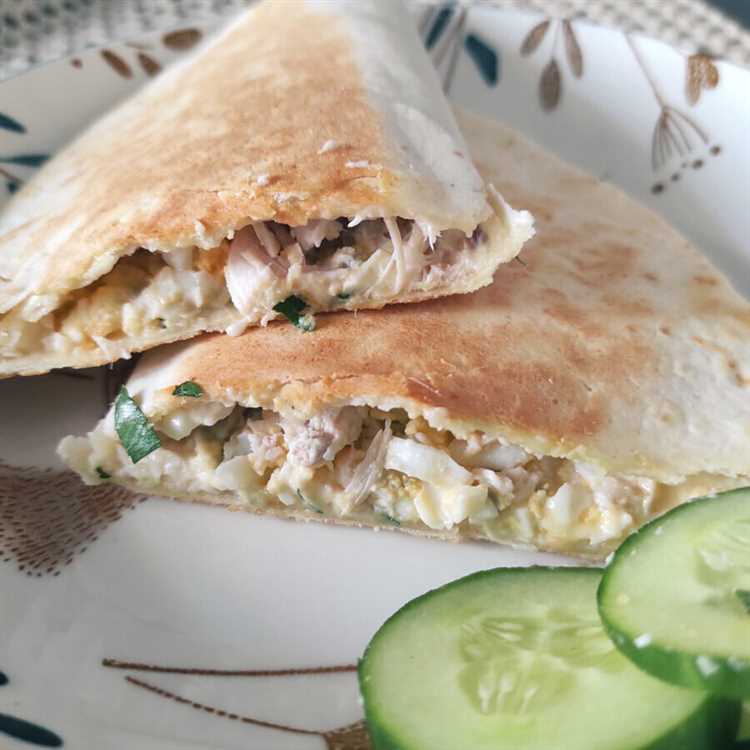Кесадилья с курицей рисом и сыром
