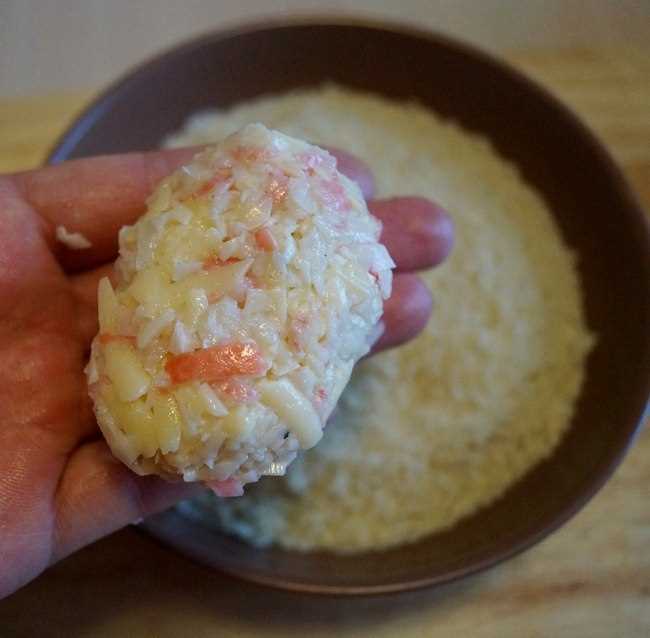 Котлеты из крабовых палочек с плавленым сыром