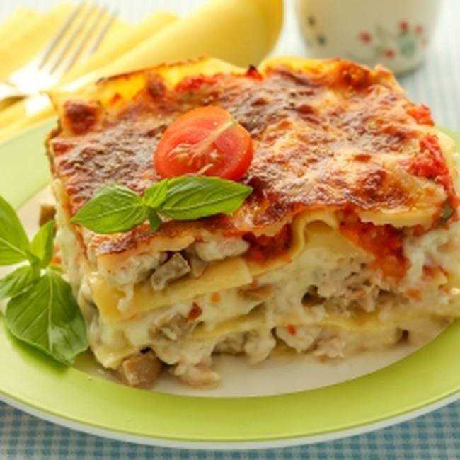 Лазанья с говядиной и сырным соусом