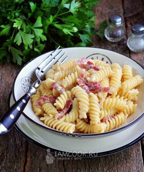 Макароны с кремом из шампанского
