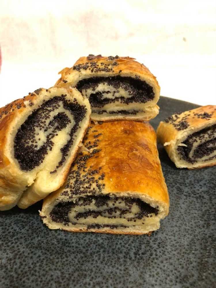 Маковый рулет из бездрожжевого теста