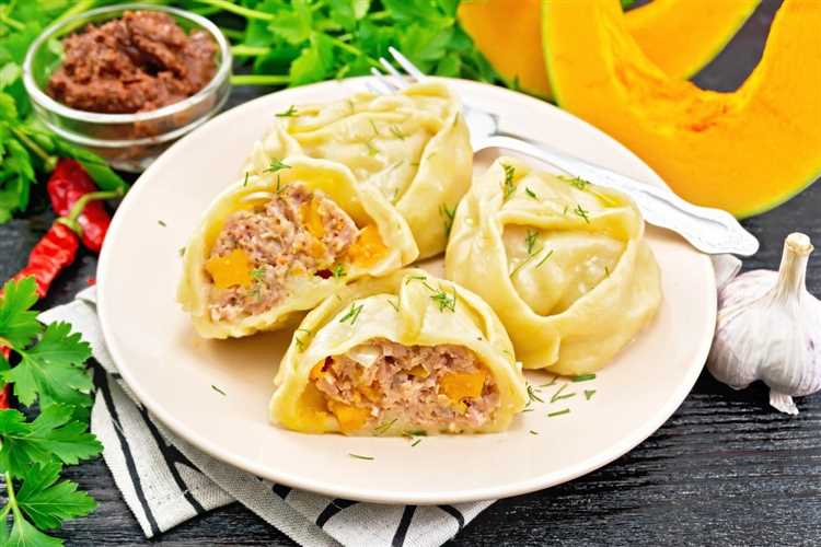 Манты с тыквой и картошкой