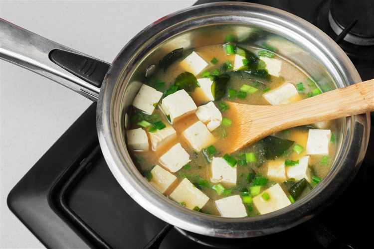 Мисо суп с тофу и зелёным луком