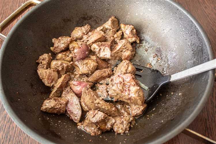 Печень индейки с грибами в сливочном соусе