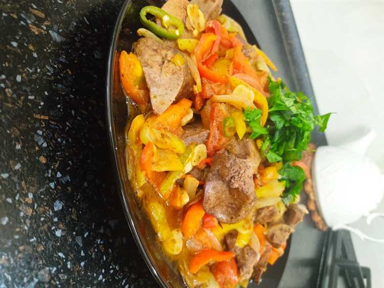Печень индейки со сливками и овощами