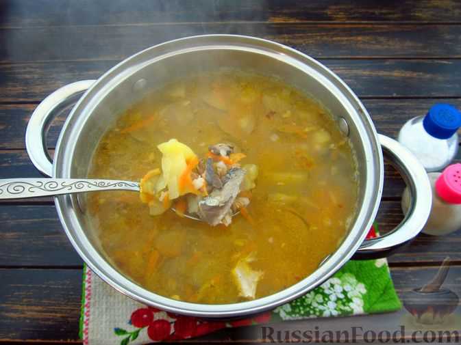 Рассольник с рыбными консервами