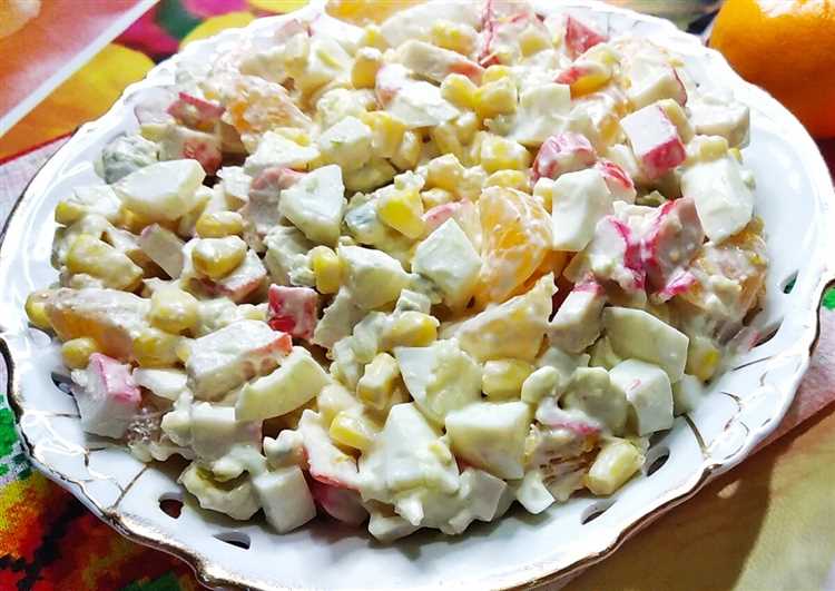 Салат мандарины с крабовыми палочками