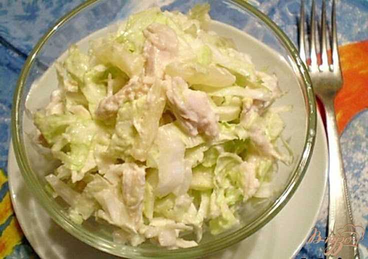 Салат с индейкой и пекинской капустой