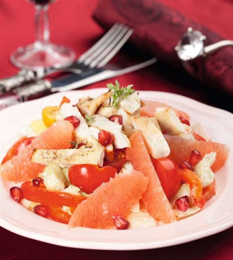 Салат с курицей и грейпфрутом