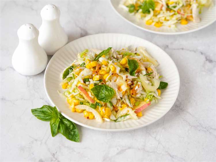 Салат с молодой капустой и кукурузой