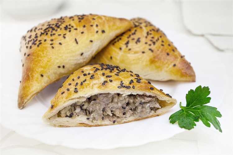 Самса с говяжьим фаршем
