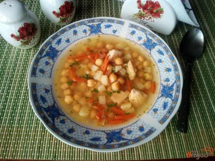 Суп с нутом и макаронами