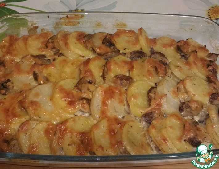 Свинина с картошкой и сыром в духовке