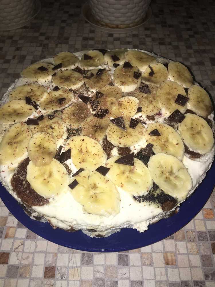 Торт из пряников с бананами сметаной и сливками