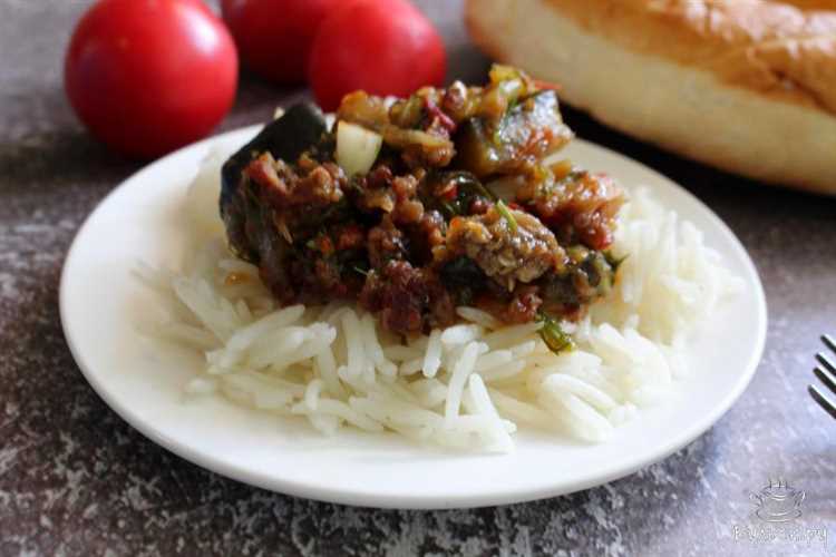 Тушёный фарш с овощами