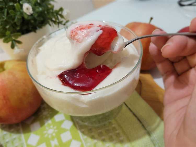 Яблочный мусс со сливками