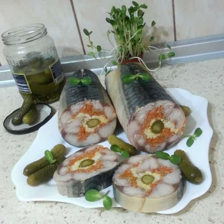 Закусочный рулет из скумбрии